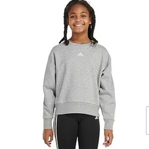 Adidas Big Girls Gray pullover fleece Sweatshirt girls size small size 7/8